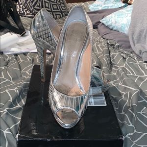 Colin Stuart silver pumps